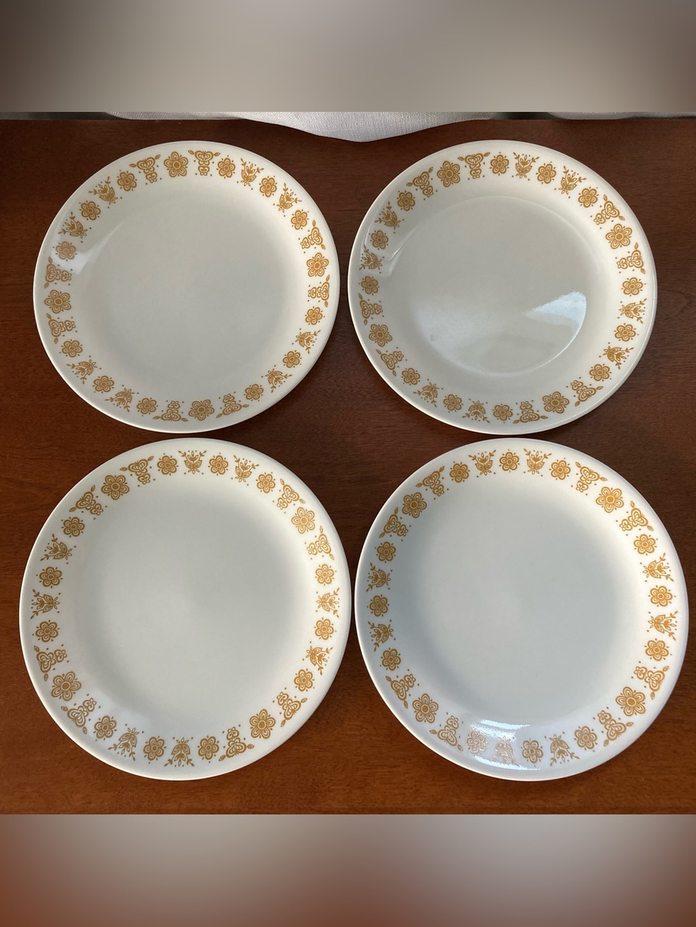 Set of 4 70s Corelle Golden Tulip Butterfly 8.5” Plates  - Set of 4